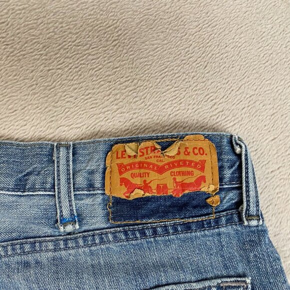 Levis Mens Jeans 38x29 Measured  Straight Leg Medium Wash - Picture 7 of 11